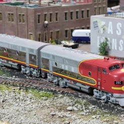 Athearn Genesis G22534 HO Scale EMD F3 A/B Diesel Set Santa Fe ATSF 26C/26B With DCC - Like New USED