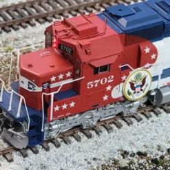 Athearn Genesis G67125 HO Scale EMD SD45-2 Santa Fe "Bicentennial" ATSF 5702 With DCC - USED -Athearn 20230419 100612 scaled