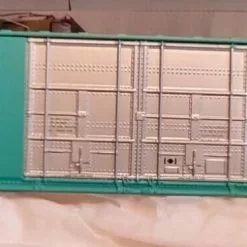 Athearn 1969 HO Scale 86' Hi-Cube 4 Door Auto Parts Boxcar (Blue Box Kit) NYC 67022 - NOS