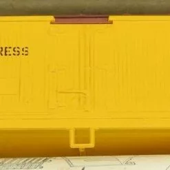 Athearn 5218 HO Scale 40' Wood Reefer (Blue Box Kit) Fruit Growers Express FGEX 57630 - NOS