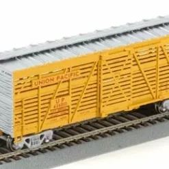 Athearn 75963 HO Scale 40' Stock Car Union Pacific "Yellow" UP 47573D - NOS